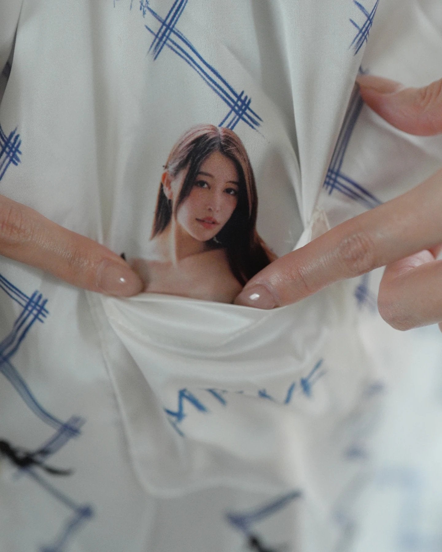 【限量 199 套】「 夜曲・森日向子」親簽 / 唇印 / 手寫編號 / 睡衣套裝・典藏盒