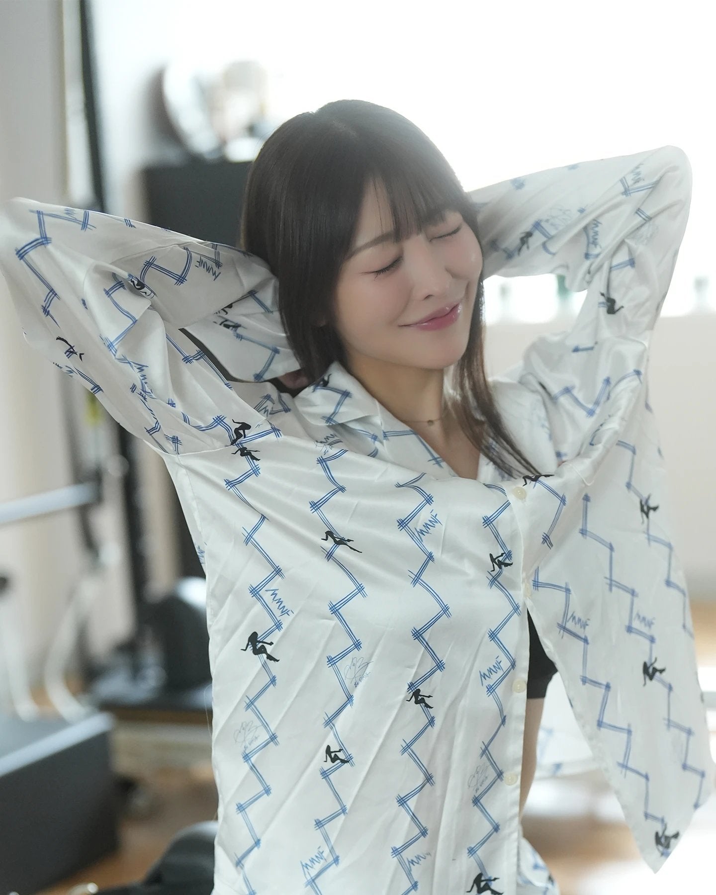 【限量 199 套】「 夜曲・森日向子」親簽 / 唇印 / 手寫編號 / 睡衣套裝・典藏盒