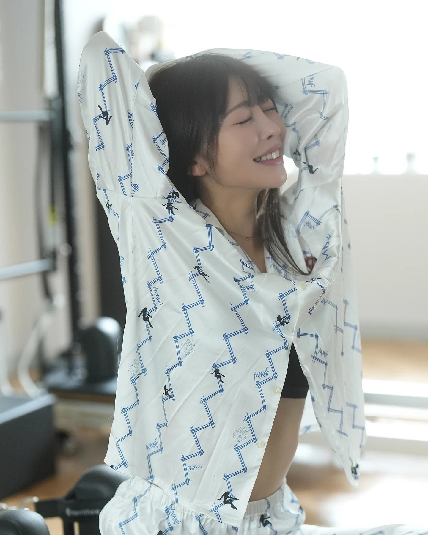 【限量 199 套】「 夜曲・森日向子」親簽 / 唇印 / 手寫編號 / 睡衣套裝・典藏盒