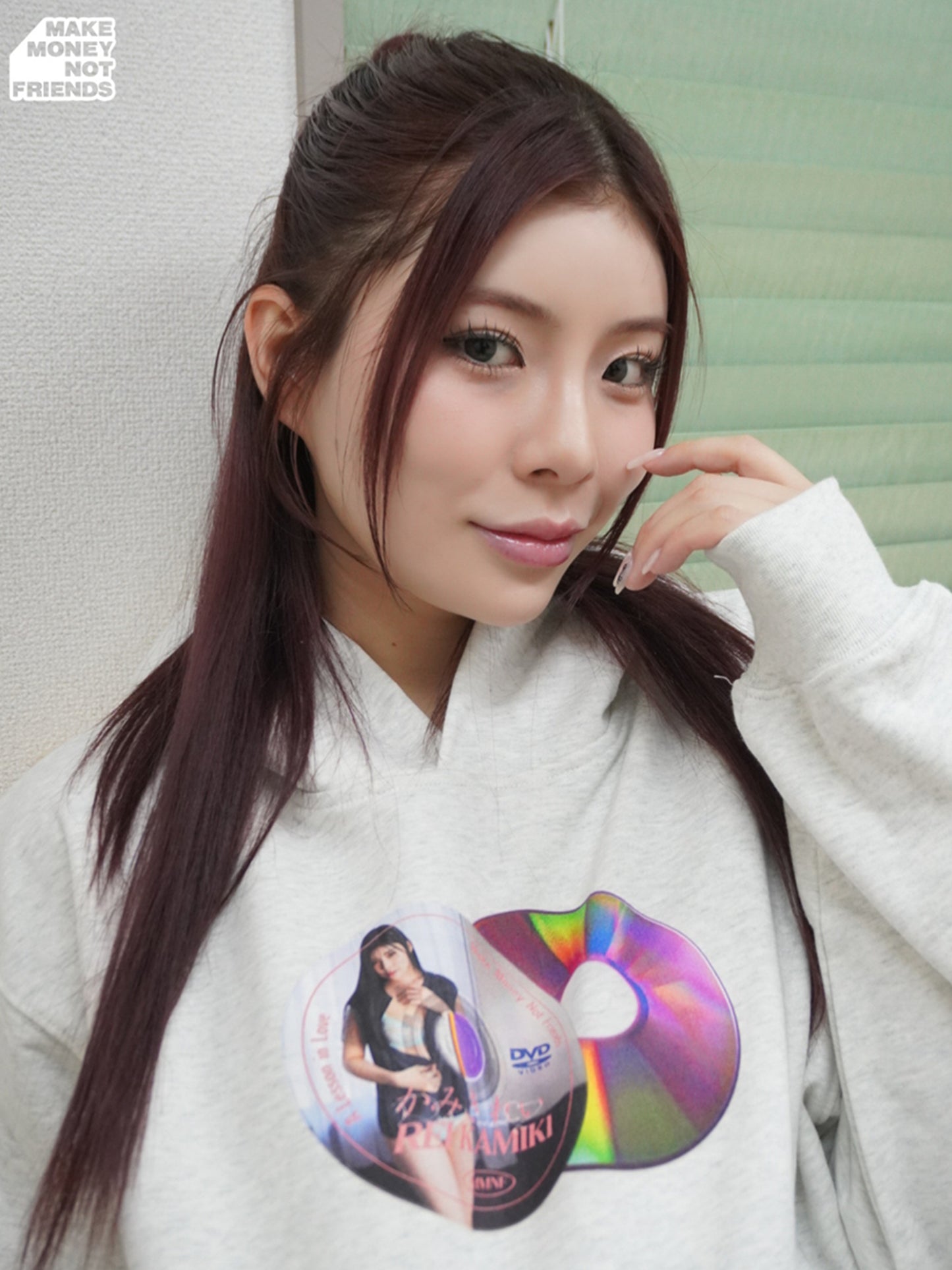 【神木麗】新來的老師. BD1080p.字幕.mmnf連帽衛衣官方正版(限量發售)