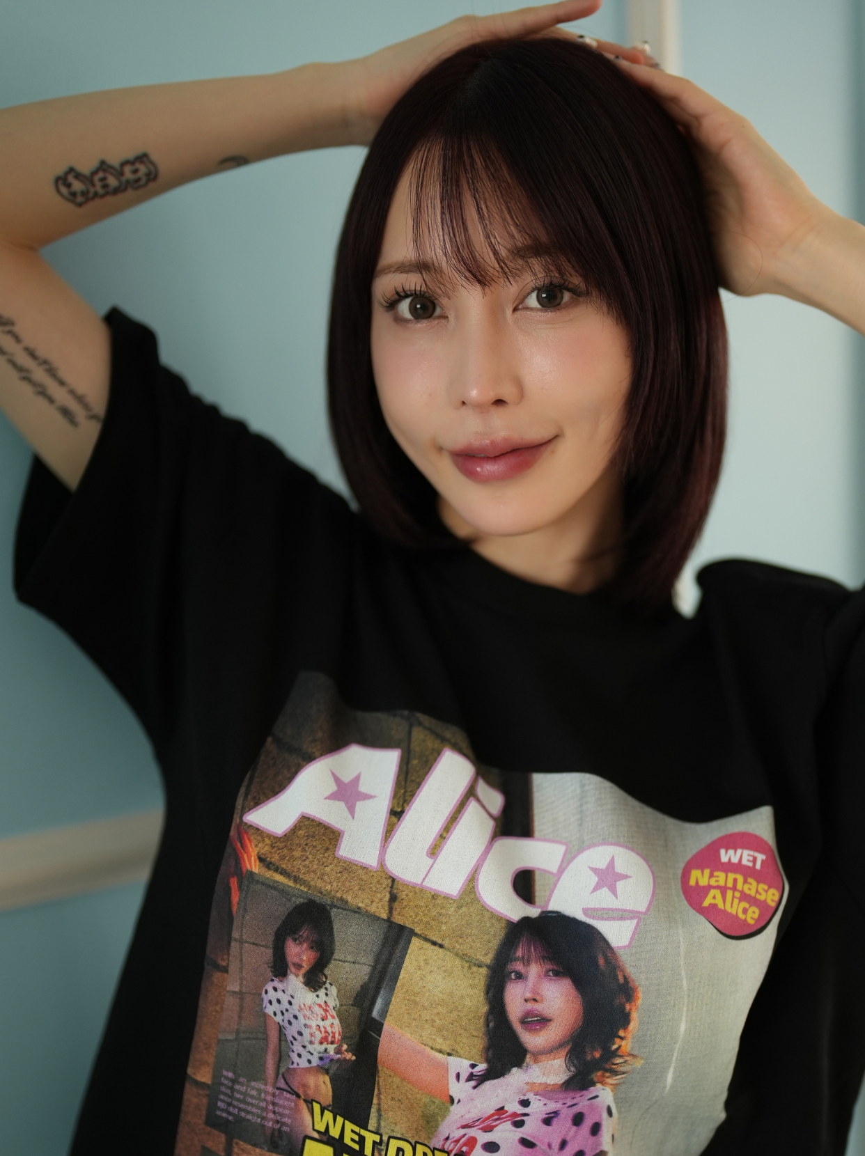 七瀨愛麗絲「霓虹畫報」T恤 正版聯名 限量系列