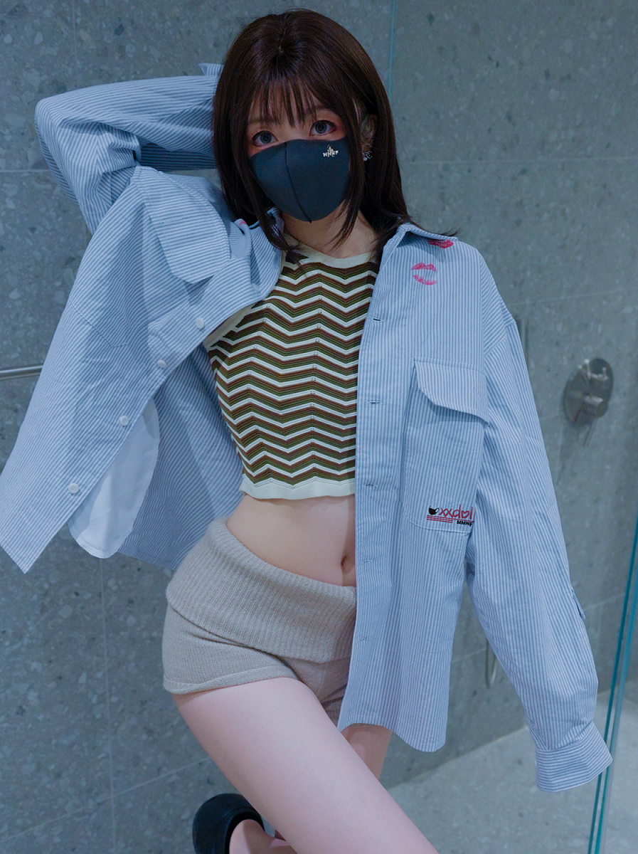 「玩偶姐姐本人唇印」吻痕夾克 機能口袋 正版聯名 xxDoll 限量系列