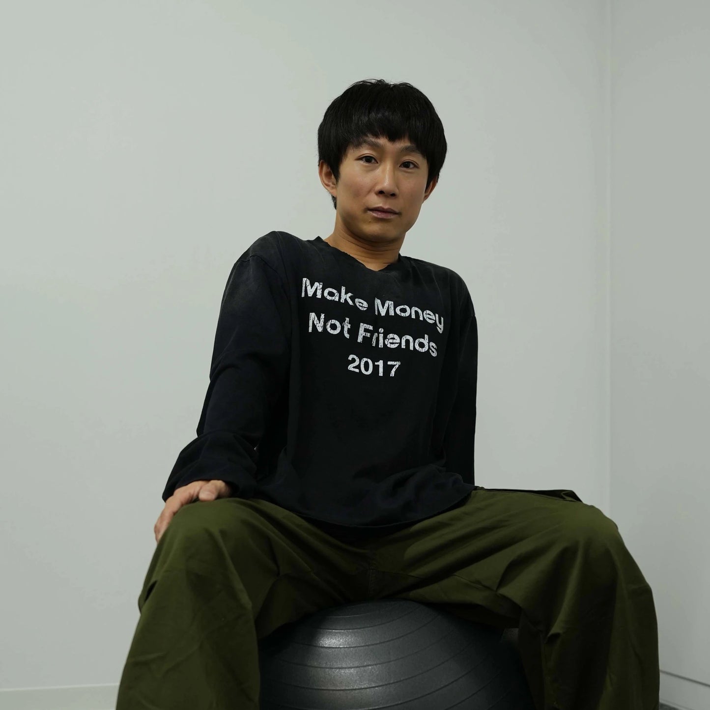 童帝同款 水洗做舊「賺錢不交朋友」長袖 T 恤 微破 經典標語 MMNF