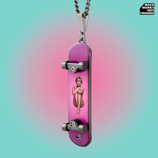 [Limited to 200 sets] Hamasaki Mao APTX-69 skateboard necklace gun black electroplated titanium steel wheel shaft (comes with collector’s edition Polaroid)